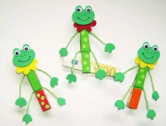 The little frog looks complicated, but it's not difficult to make