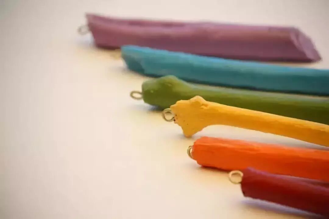 Nail metal buttons to one end of each branch - this step needs Dad and mom's help!