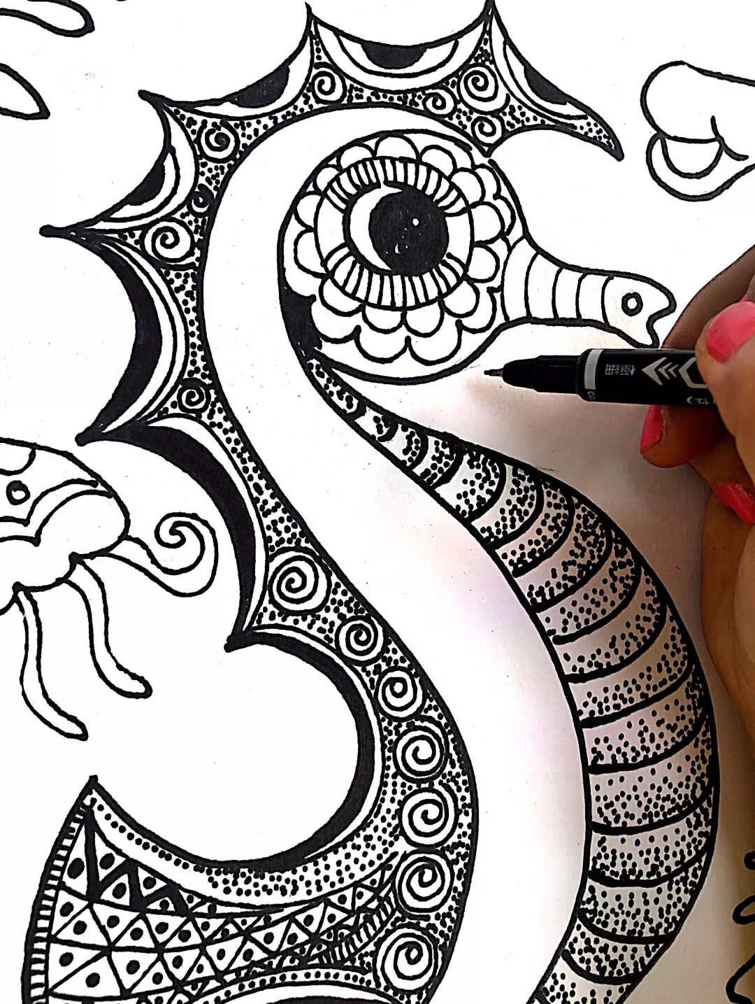 Draw intricate line detail patterns